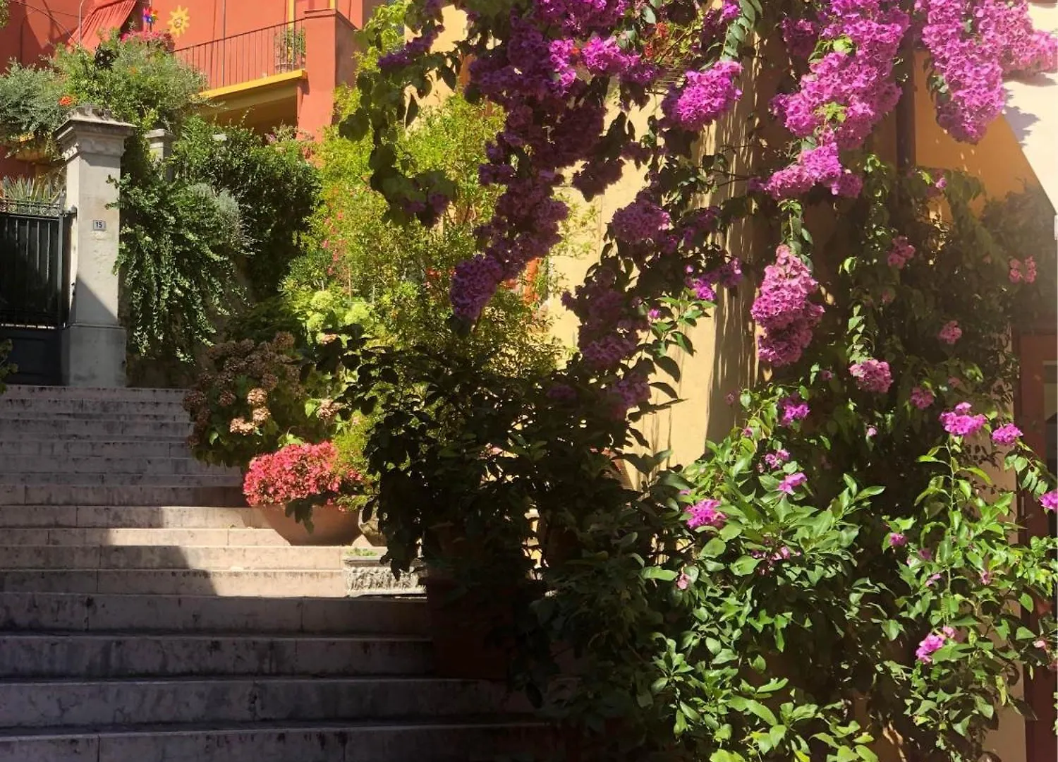 La Verbena A Fianco Del Vittoriale, Vista Piscina, 10 Minuti A Piedi Dal Lungo Lago Apartment