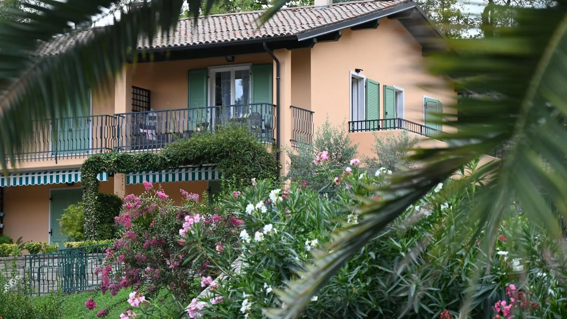 La Verbena A Fianco Del Vittoriale, Vista Piscina, 10 Minuti A Piedi Dal Lungo Lago Gardone Riviera